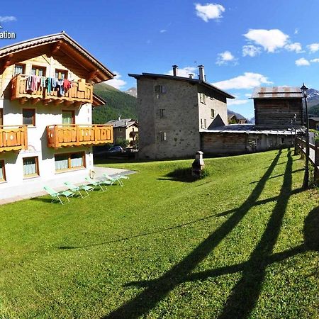 Alpen Royal By Livigno Accomodation Exterior photo